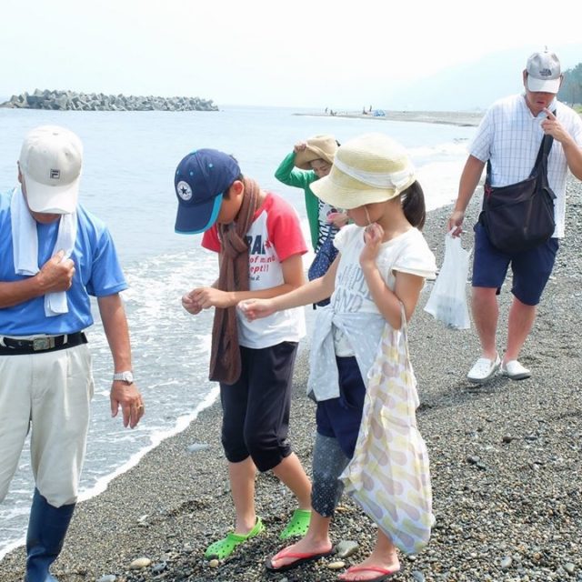 親子でチャレンジ！ヒスイ海岸トレジャーハンティング